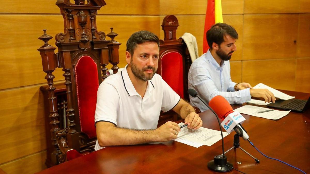 El alcalde de Cambados, Samuel Lago, en un pleno de la Corporación.