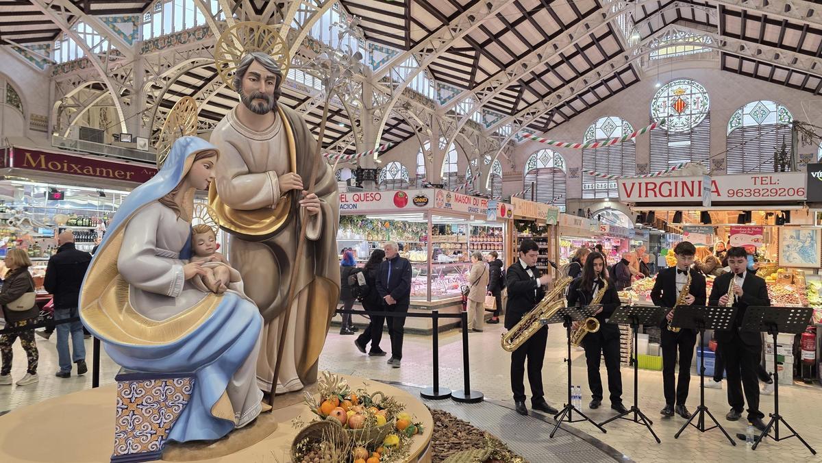 El belén fue inaugurado con un concierto de villancicos instrumentales