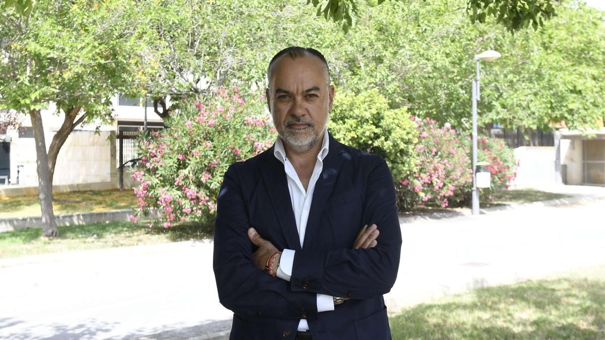 Francisco Casado, este jueves en un parque de Juan Carlos I de Murcia.