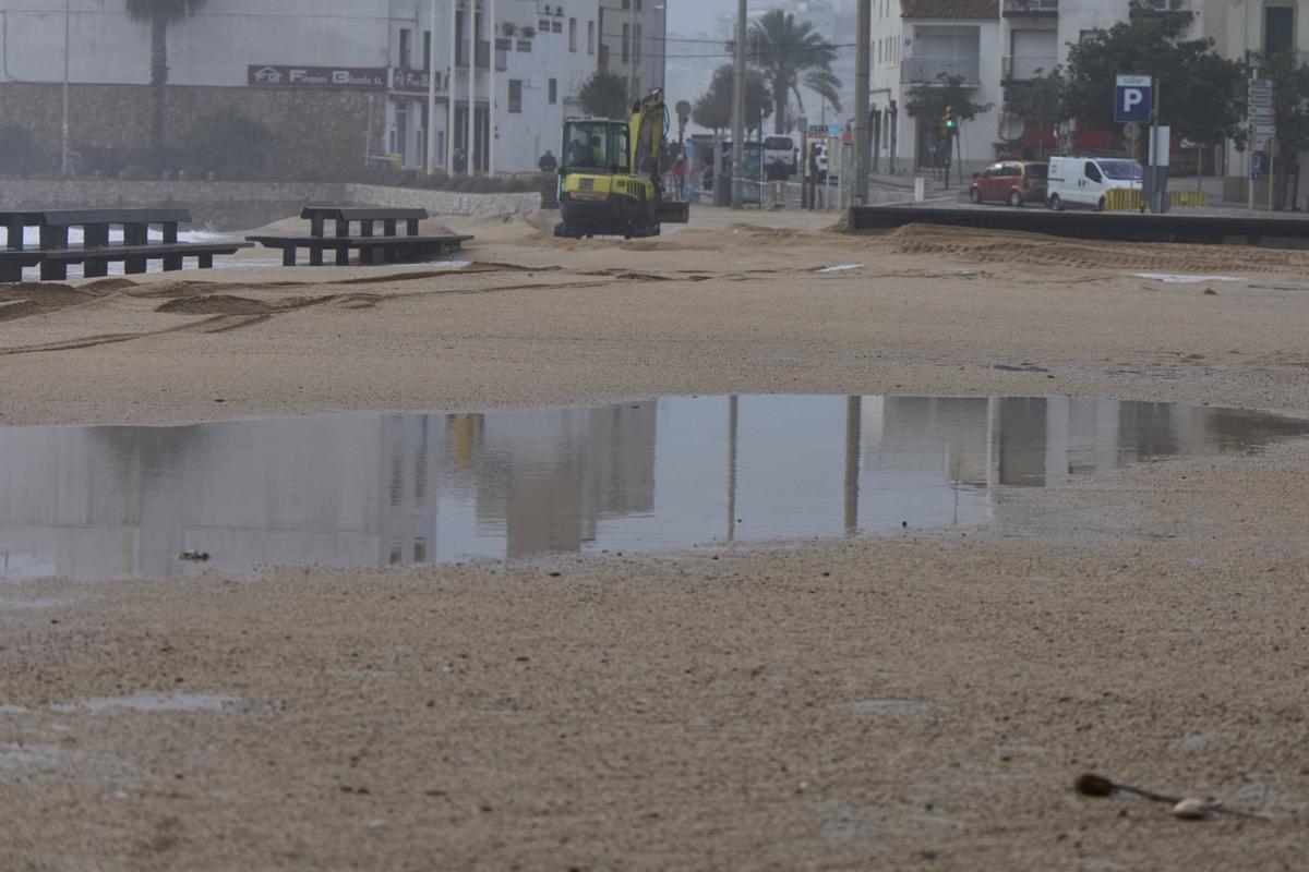 Les fotos dels efectes de la llevantada al passeig de Blanes