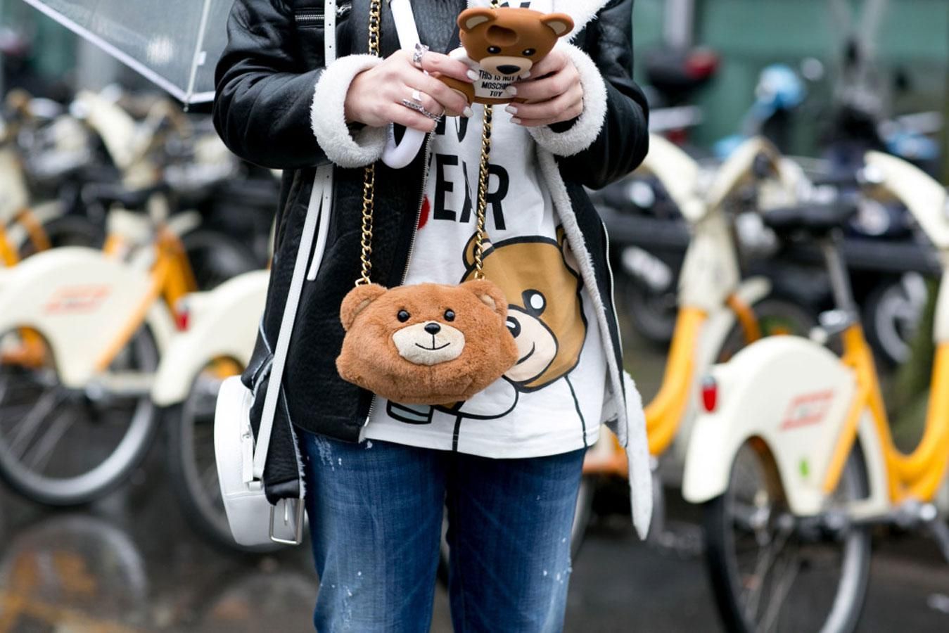 Bolso de Moschino en forma de osito de peluche