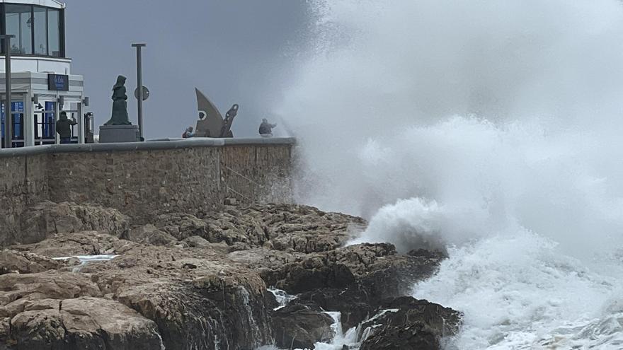 Alerta per fort onatge a l’Empordà: les onades poden superar els 4 metres