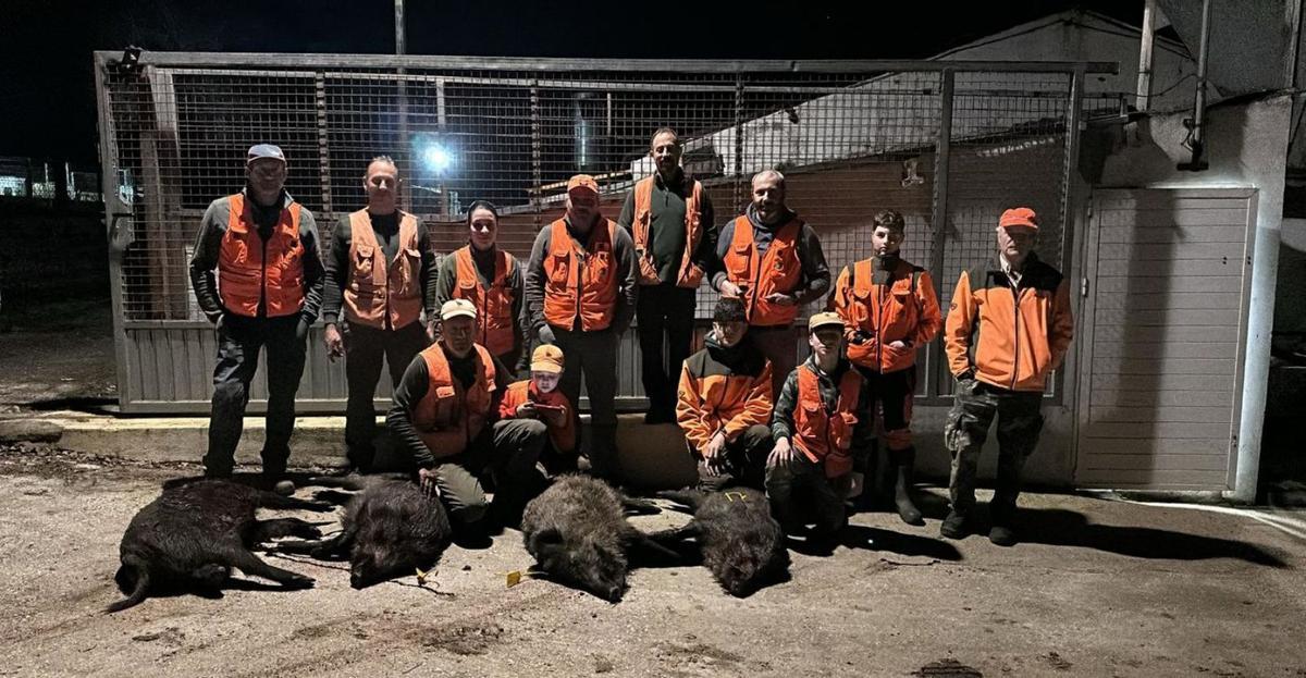 La cuadrilla de Dozón, con las cuatro piezas abatidas este sábado.