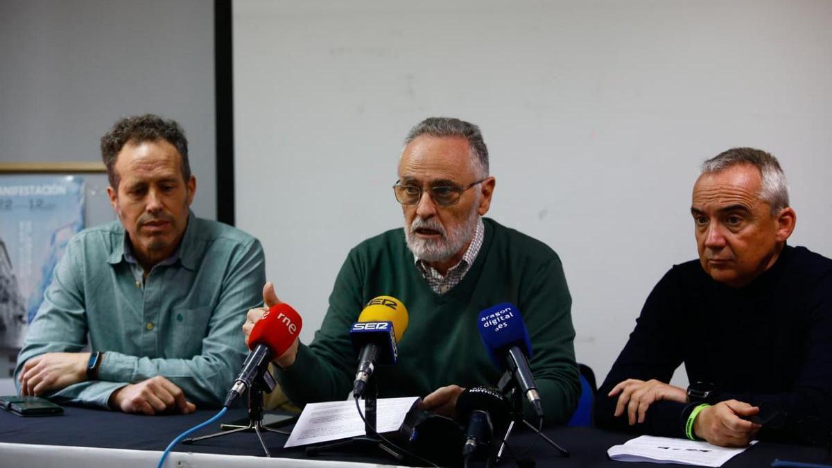 Representantes de varias plataformas ecologistas, este jueves en una rueda de prensa por el caso Forestalia.