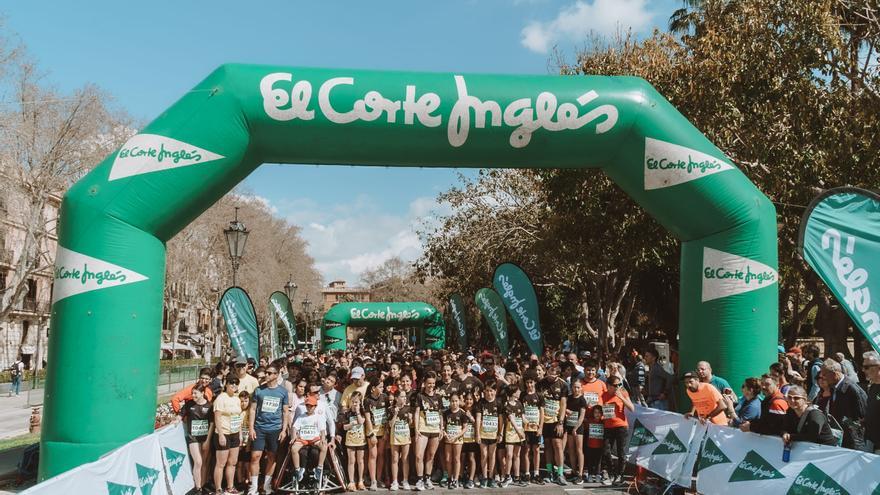 Más de 2.000 personas participan en la Cursa Popular El Corte Inglés