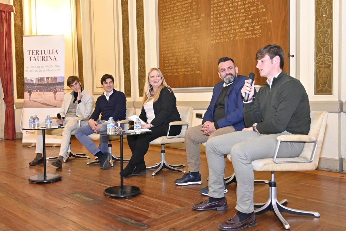 La charla ha ofrecido detalles sobre la Escuela Taurina de la Diputación.
