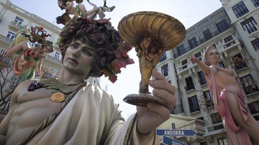 Valencia propone a Bruselas plantar una falla para fomentar la candidatura de la Unesco