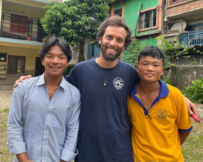 Nacho Puig, fundador de una ONG en Nepal: "Las pérdidas actuales son enormes pero lo más duro vendrá después, mucha gente ya estaba en una situación muy vulnerable"