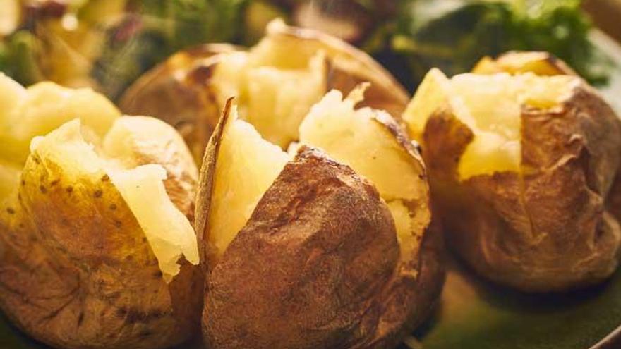 El motivo por el que los médicos recomiendan no comer patatas cocidas