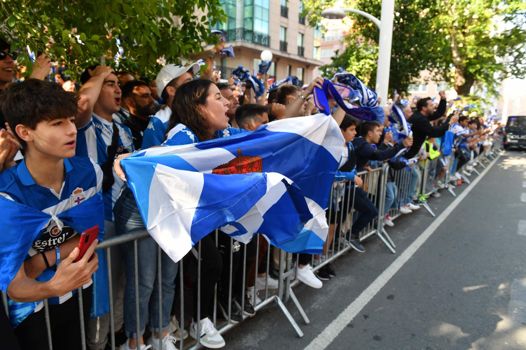 Recibimiento al Deportivo antes del partido frente al Linares