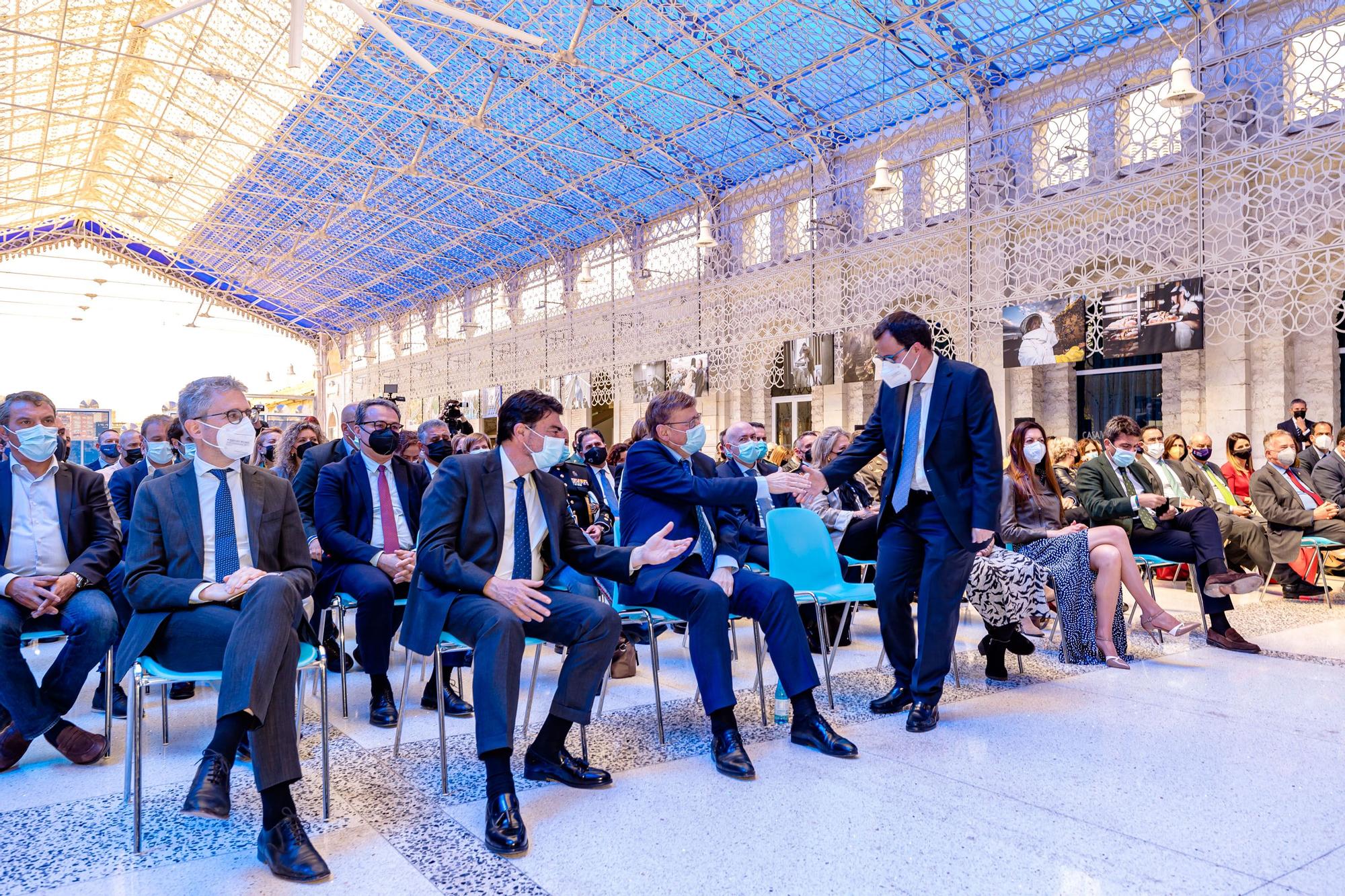 Julián López apuesta por que el puerto de Alicante se convierta en un nuevo enclave logístico y de la innovación