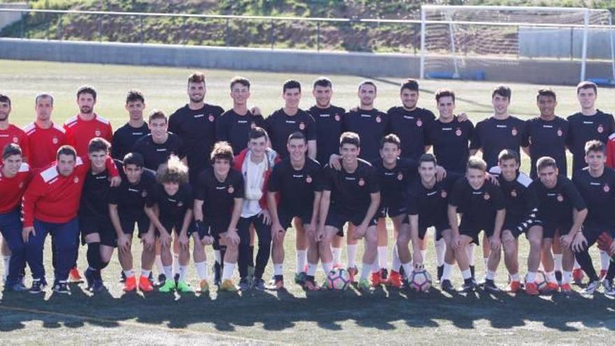 Foto de família del juvenil A del Girona en un entrenament d&#039;aquesta última temporada.