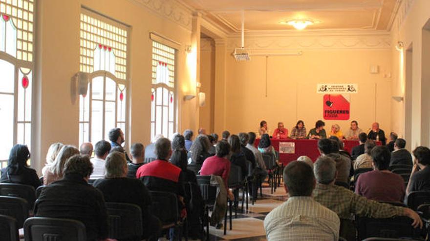 La xerrada-debat es va fer en el saló de descans.