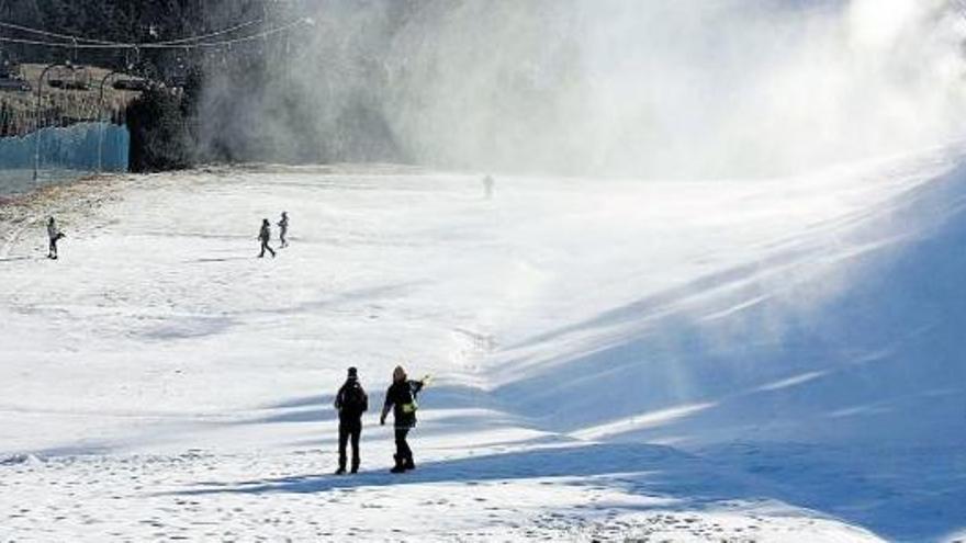 La Molina amb els canons de neu actius de cara a poder obrir l&#039;estació el 9 de desembre |