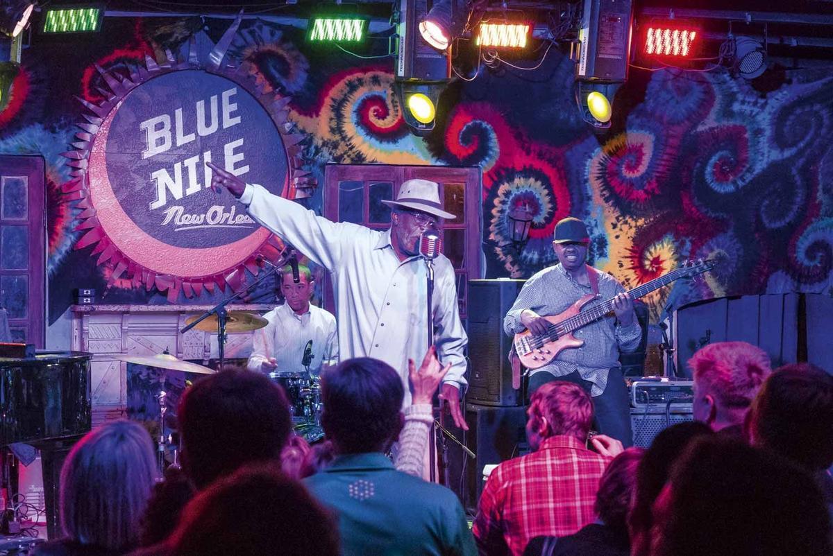 Actuación en el Blue Nile, en Frenchmen Street.