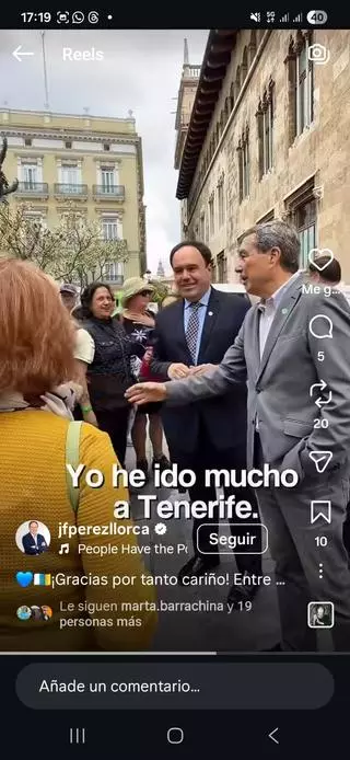 Pérez Llorca, guía turístico improvisado para un grupo de turistas canarios
