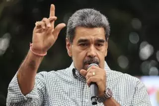 Maduro llama “amargado” a Milei tras las críticas a su decreto de adelanto de la Navidad en Venezuela