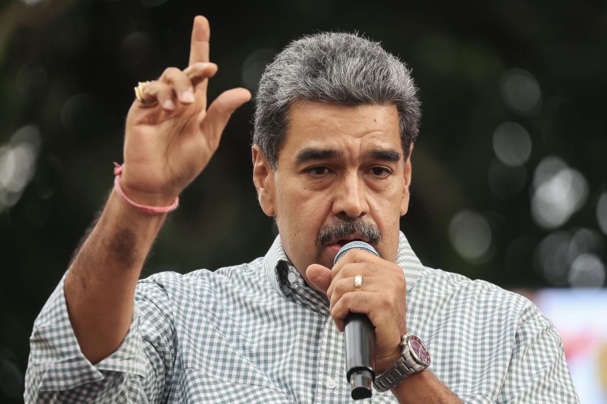 Maduro llama “amargado” a Milei tras las críticas a su decreto de adelanto de la Navidad en Venezuela