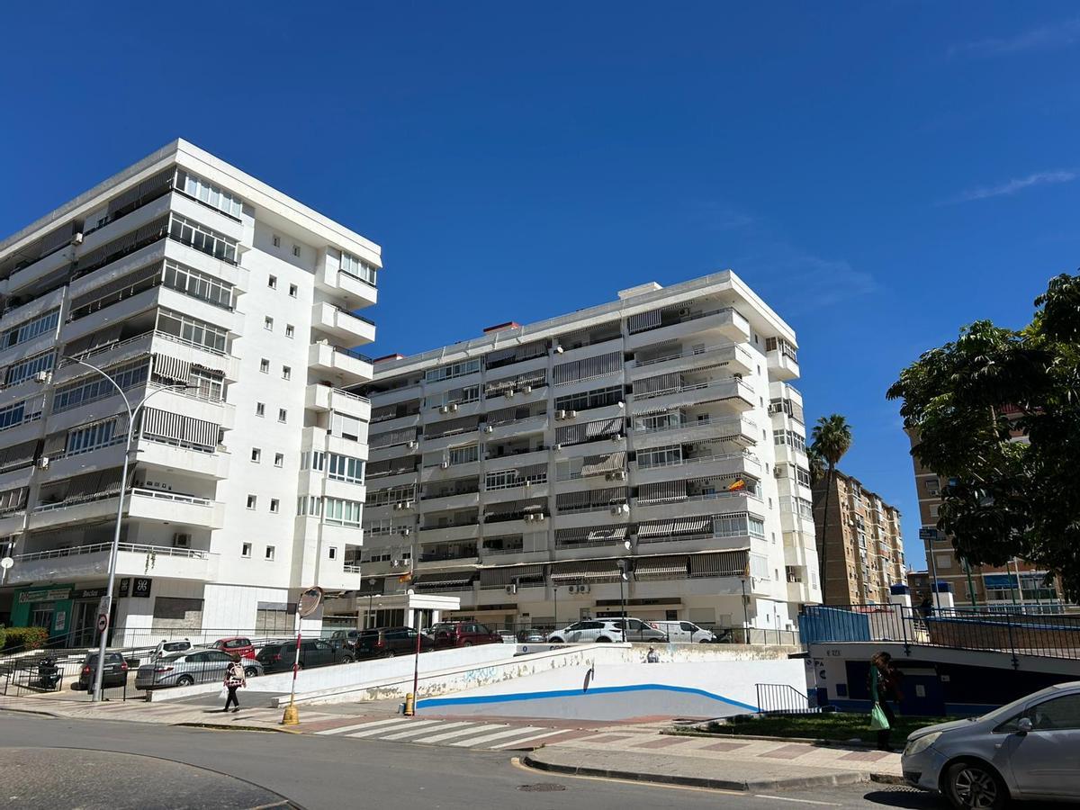 Plazas y edificios blancos de Calle Frigiliana