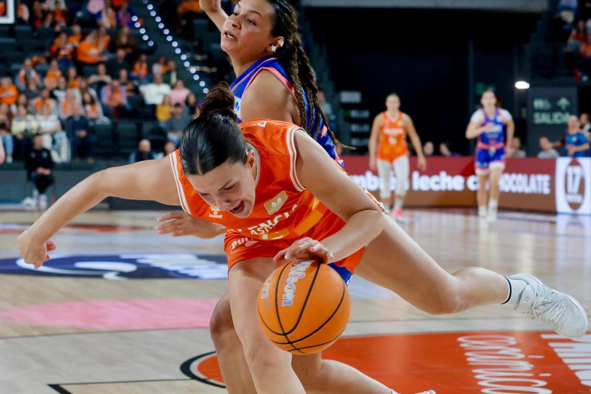 El Valencia Basket - Baxi de Ferrol de la LF Endesa, en imágenes