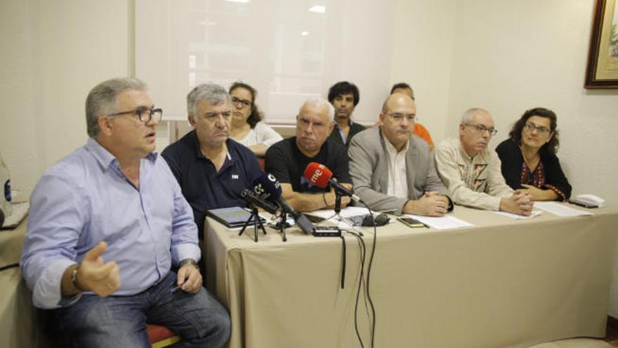 Imagen de una rueda de prensa en defensa del pago progresivo de los sexenios, que muestra la unidad sindical.