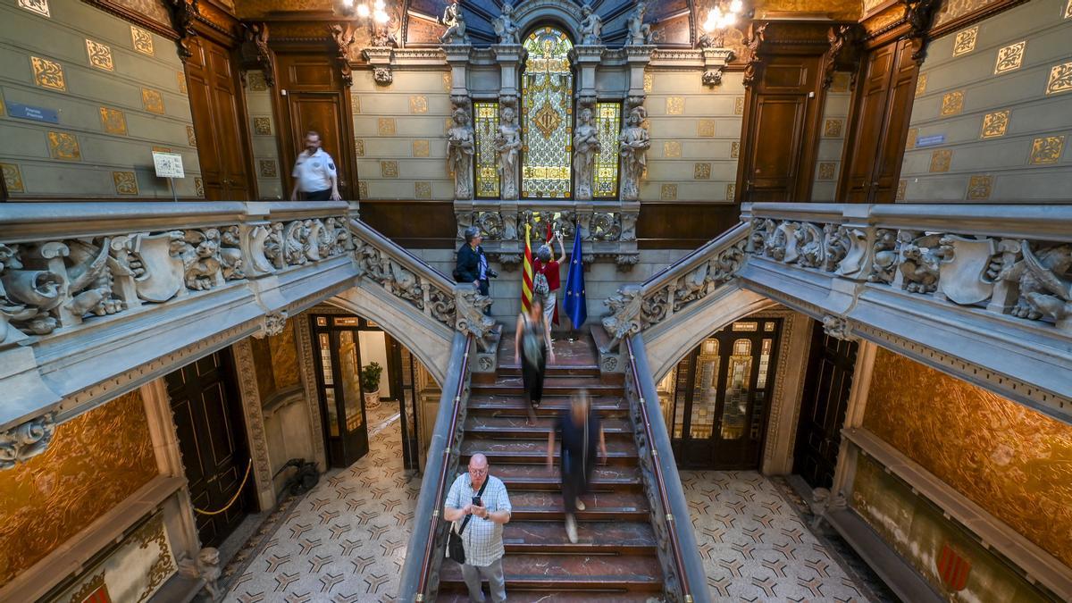 La escalera principal del Palau Montaner, sede actual de la Delegación de Gobierno en Catalunya.