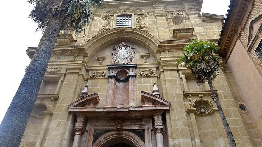 Imagen de la fachada restaurada de la iglesia de Nuestra Señora de Loreto.