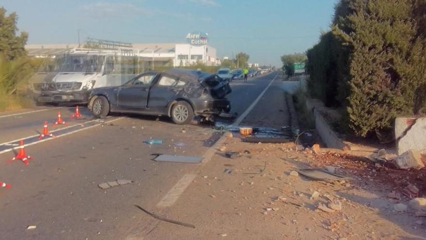 Un herido en un aparatoso accidente en la carretera de Gata a Xàbia