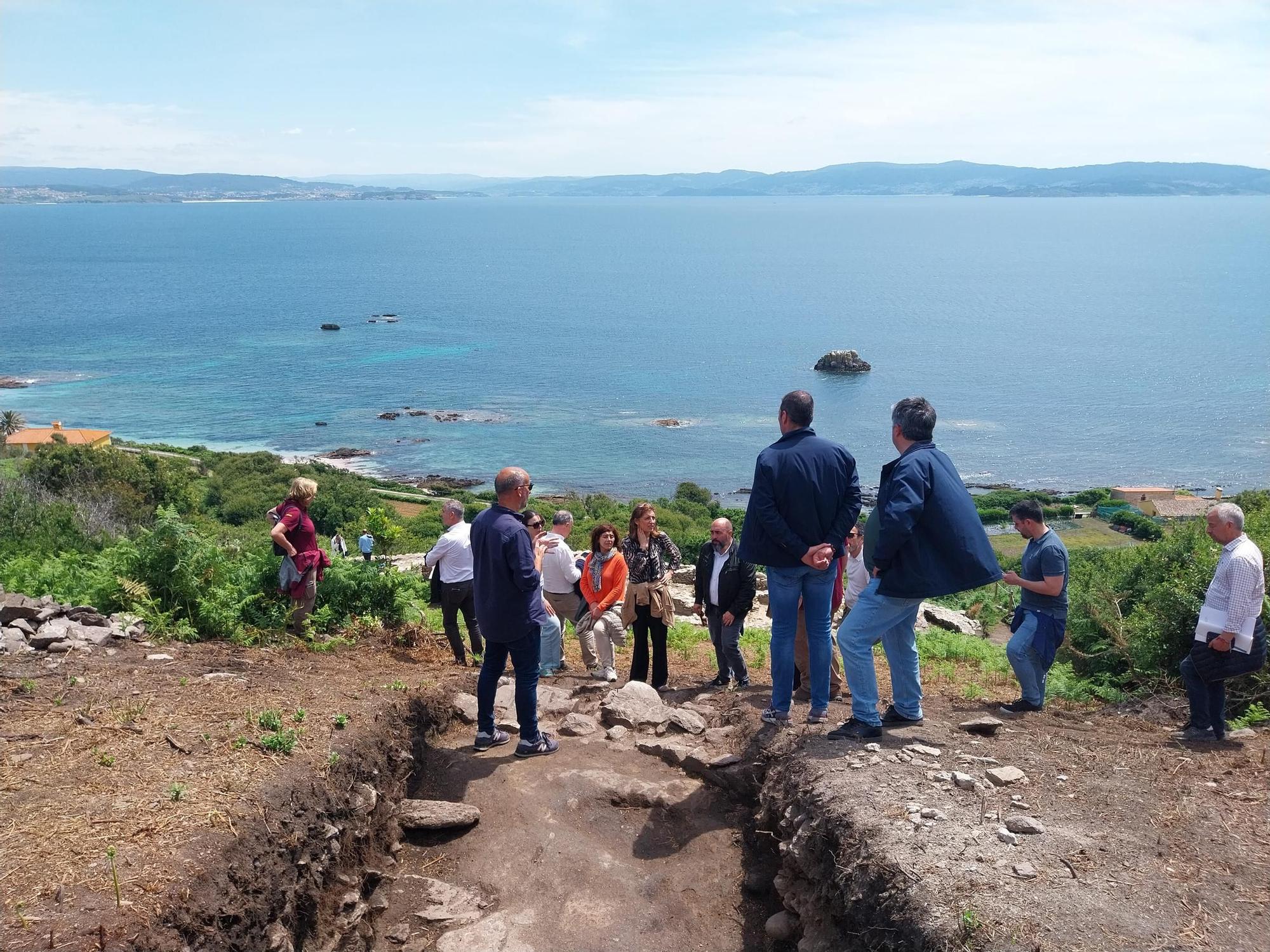 Visita a la isla de Ons: la antigua capilla de San Xaquín y el yacimiento de Castelo dos Mouros