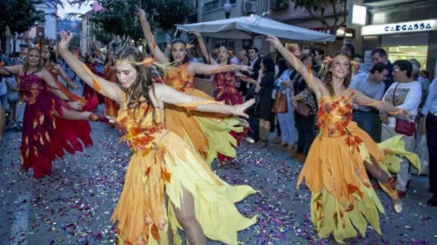 Un gran desfile infantil inaugura  la campaña Ontinyent al Carrer