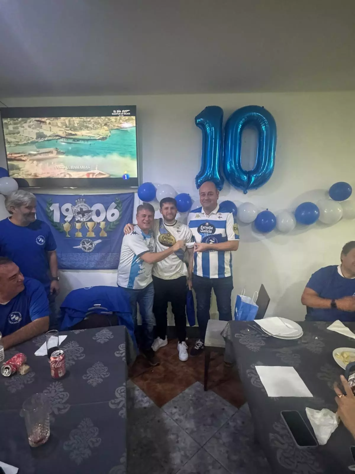 La peña Caramuxo de Arteixo celebra una década