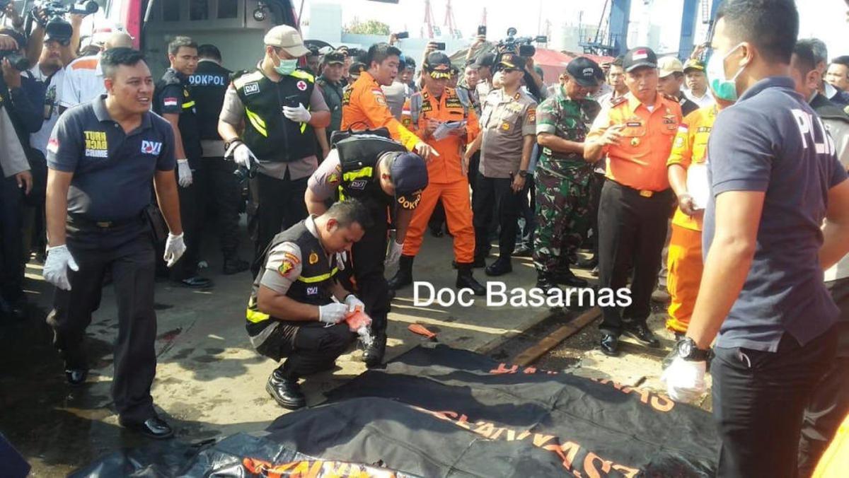 Un avió s'estavella al mar de Java a Indonèsia