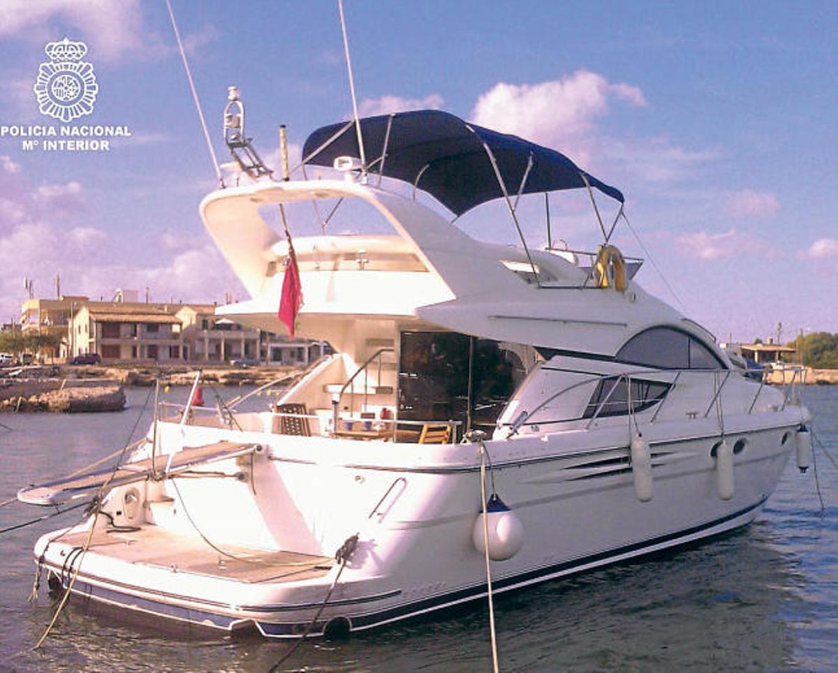 El barco investigado por la Policía Nacional.