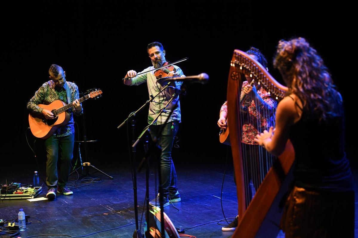 XXII Premios Opinión da Música de Raíz: as imaxes da gala, con Leilía e Tanxugueiras galardonadas