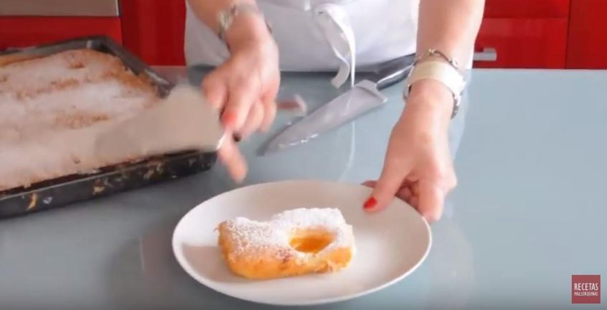 'Recetas mallorquinas' de Maria Gibert: Coca d'albercoc
