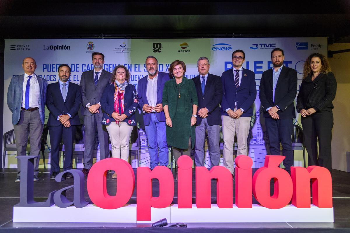 Foto de familia tras finalizar el evento