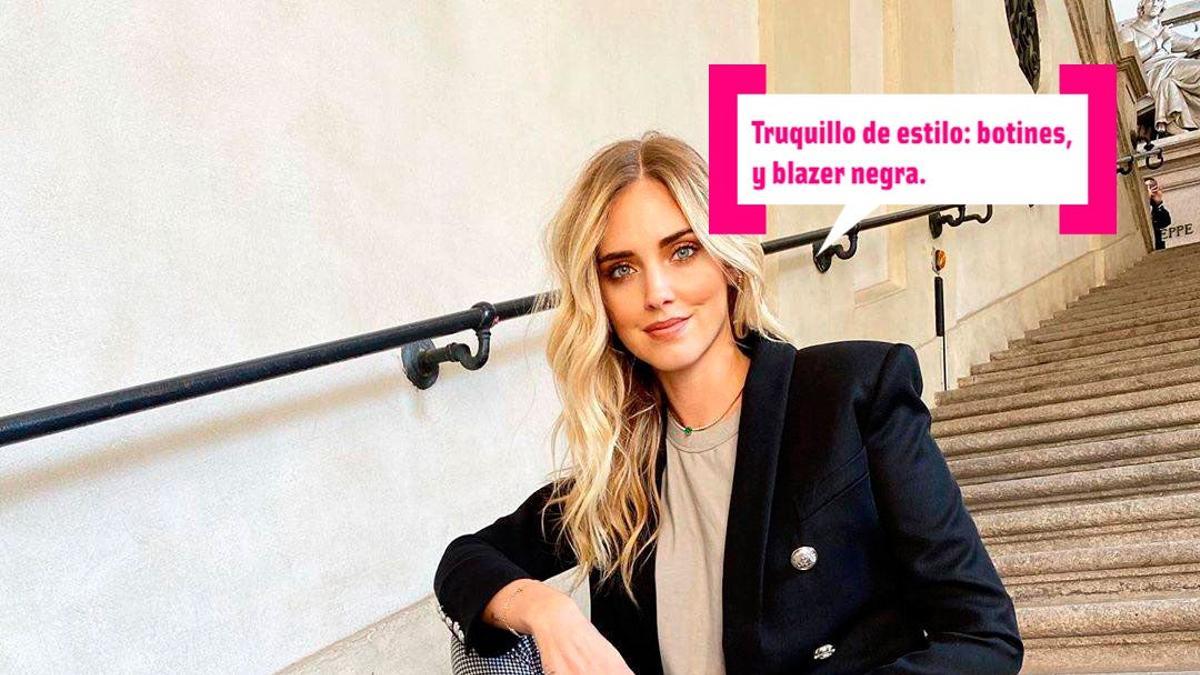 Posado de Chiara Ferragni para Instagram: con blazer y botines negros