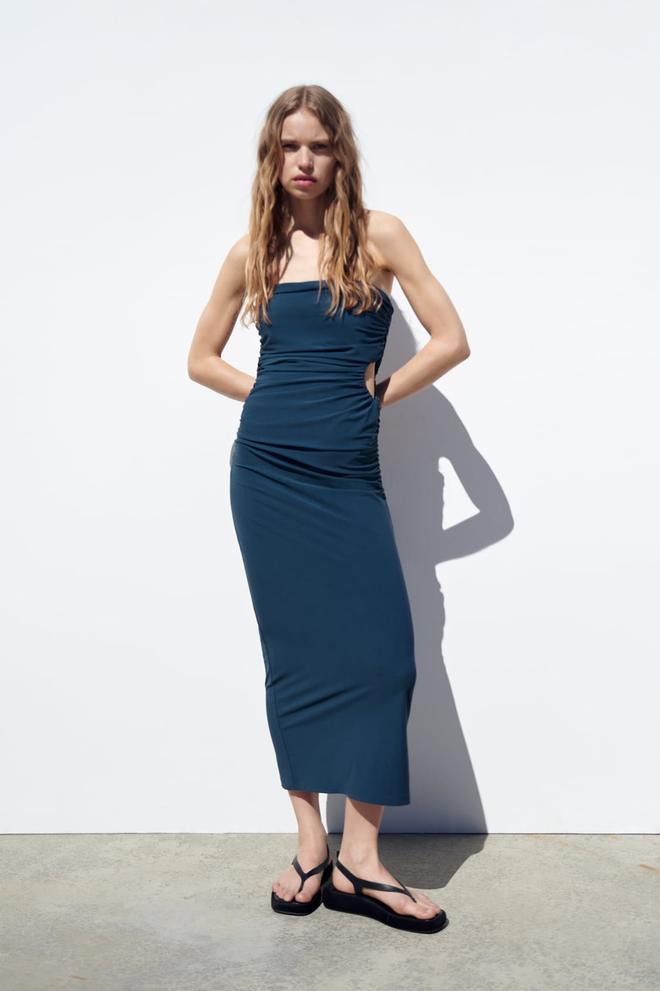 Vestido palabra de honor con cut out de Zara