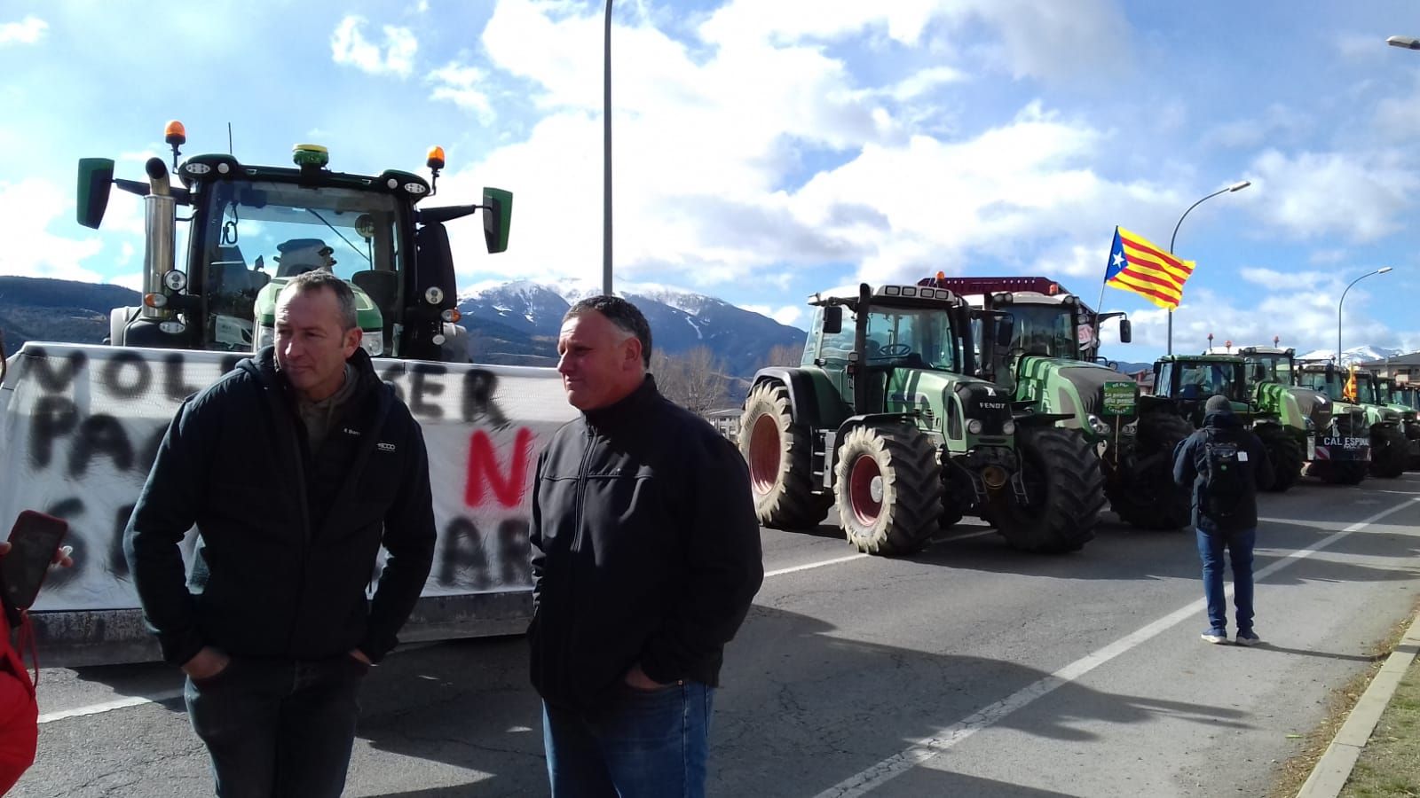 Tractorada de protesta de la pagesia a Puigcerdà