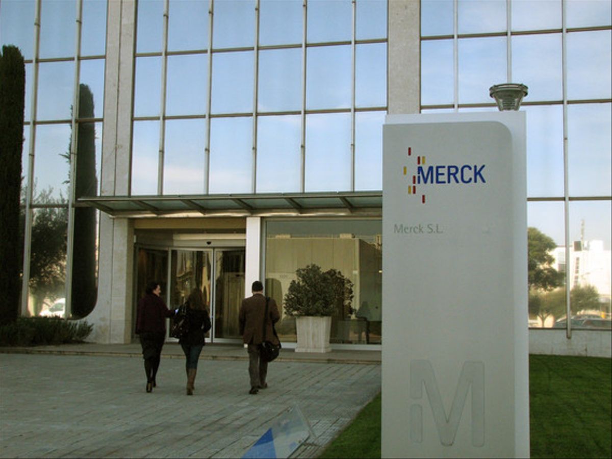 Entrada del edificio principal que Merck tiene en Mollet del Vallès.