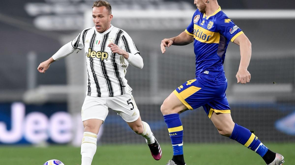 Arthur Melo, en un encuentro con la Juventus