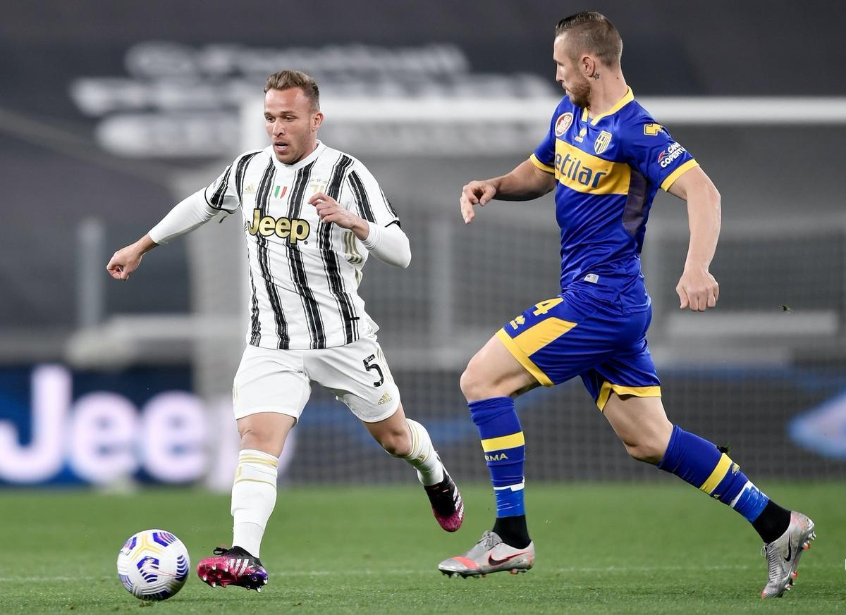 Arthur Melo, en un encuentro con la Juventus