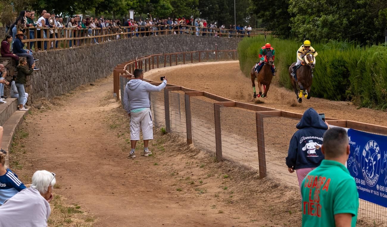 Carrera de caballos III Copa San Vicente Ferrer en Valleseco