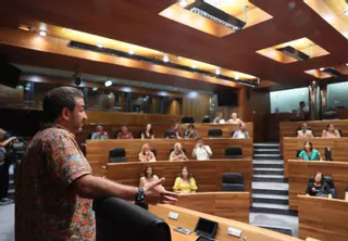 La Junta "impresiona" a los turistas: "El hemiciclo está al nivel del Parlament catalán"