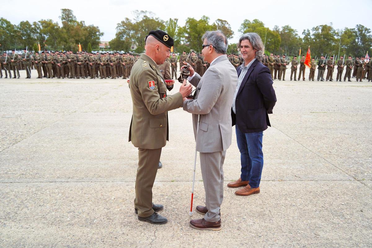 José Soto Chica recibe la distinción.