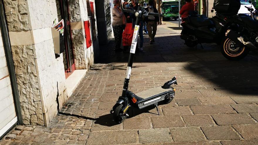 Patinetes mal estacionados en Santa Cruz de Tenerife