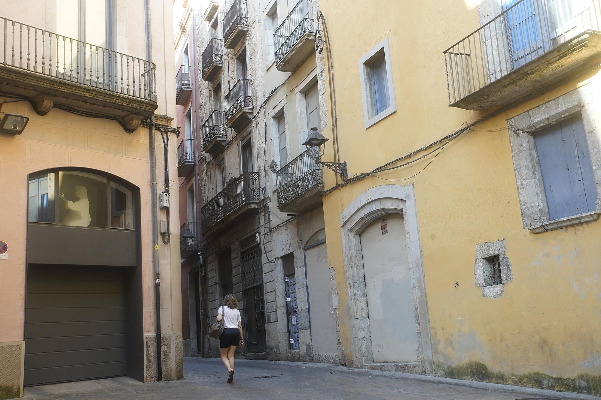 Les imatges de l'esfondrament de part d'un edifici del Barri Vell de Girona