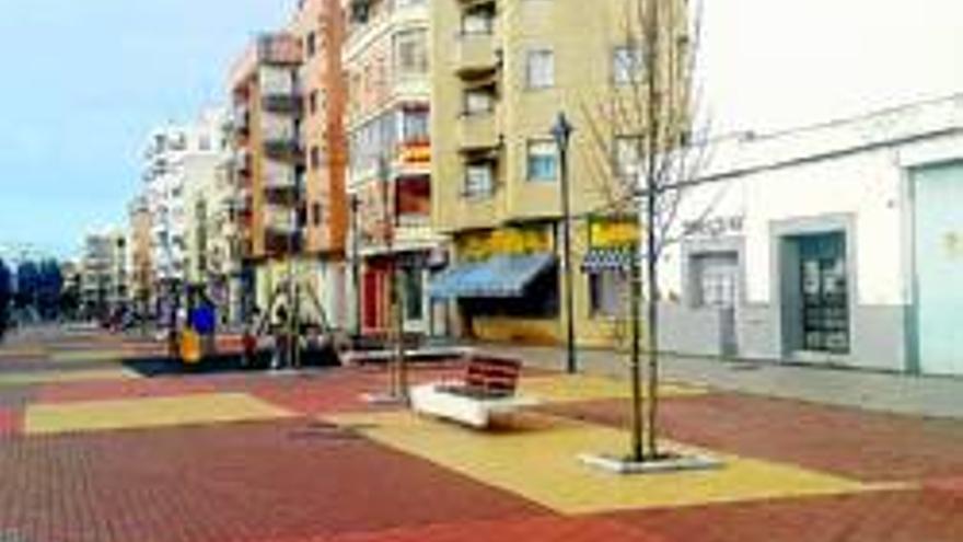 La estatua del cura Jesús volverá al centro de la avenida de la Paz