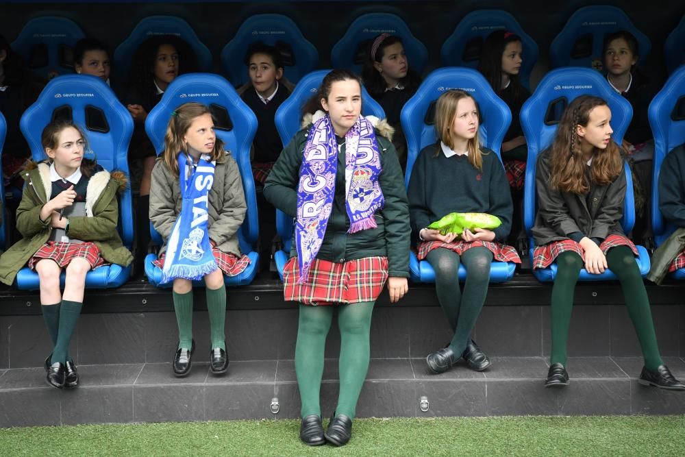 La iniciativa 'Os Nosos Valores - Escolas 110% Branquiazuis' que impulsan LA OPINIÓN y la Fundación R. C. Deportivo acercan el deportivismo entre jóvenes de 6º de Primaria.