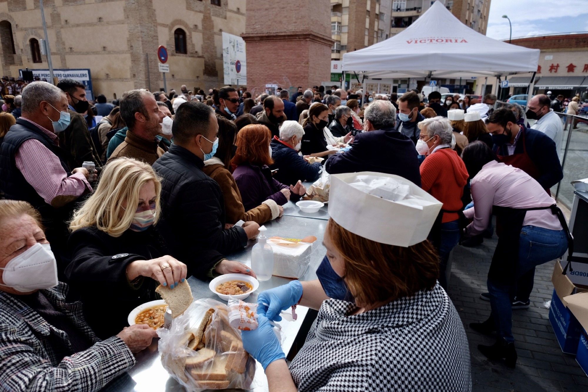 Tradicional potaje carnavalero en El Perchel: la gran previa gastronómica